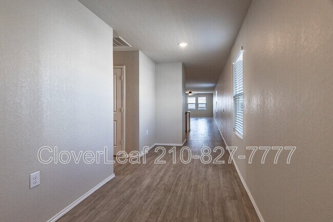 Foto del edificio - 1403 Slice Pkwy