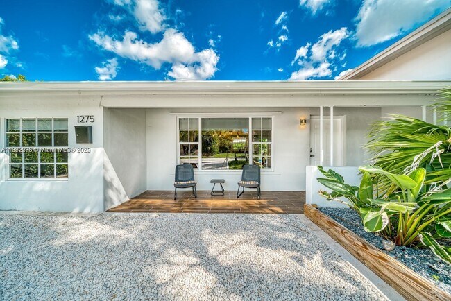 Foto del edificio - 1275 NE 204th Terrace