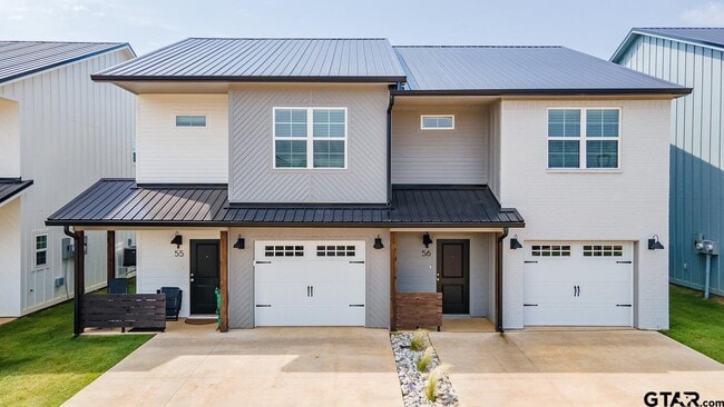 Building Photo - 625 Papillon Rd