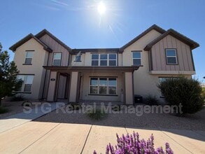 Building Photo - 644 Rosa Ln