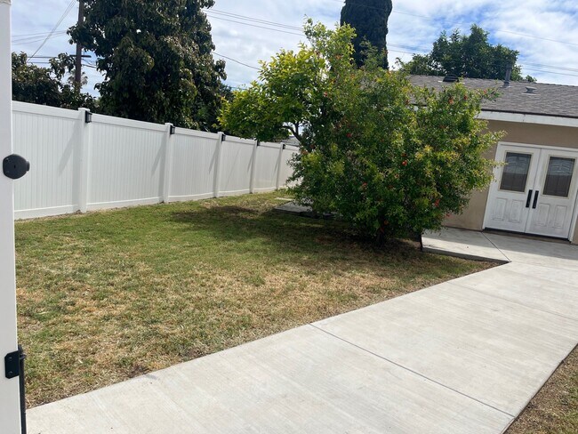 Foto del edificio - 12225 Brookhaven Park