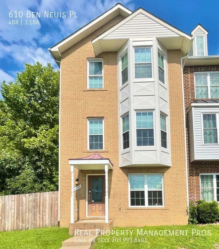 UPDATED TOWNHOME!!! FOUR BEDROOM AMAZING... Townhouse for Rent in