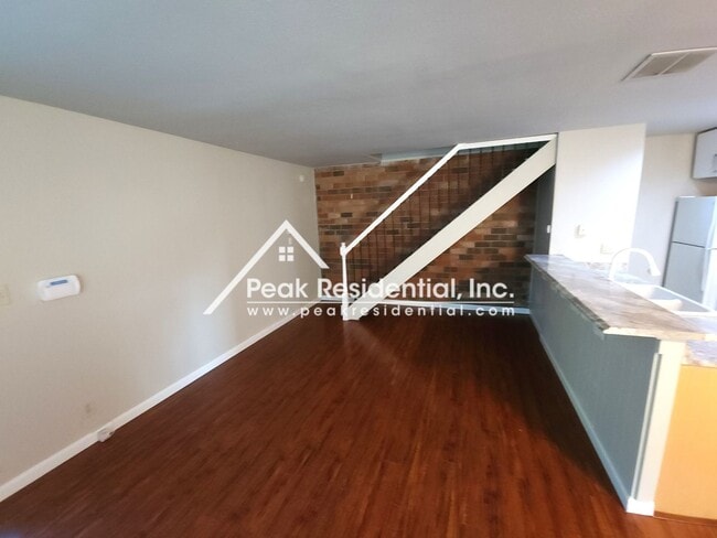 Foto del edificio - Updated 2bd/1ba Foothill Farms Condo with Carport