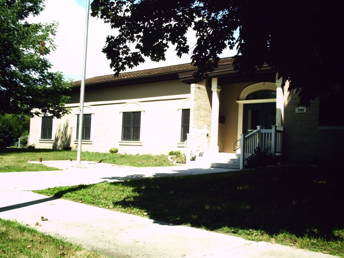 Building Photo - Washington Square Apartments