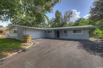 Building Photo - 146 Cardinal Dr