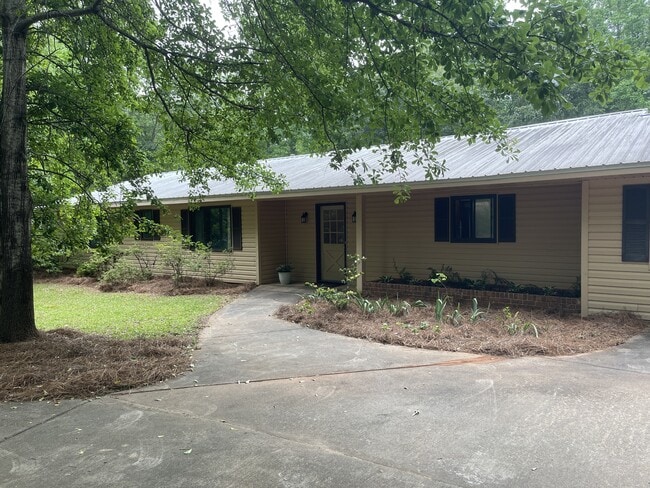 Photo - 170 Longview Dr House