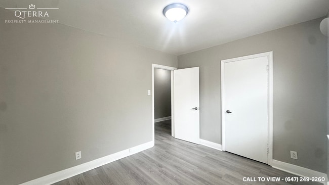 Photo du bâtiment - 1007 Adelaide St N