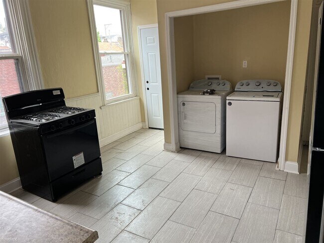 Foto del edificio - 3 br, 2 bath Duplex - (UPTOWN)NEW)point Pa...