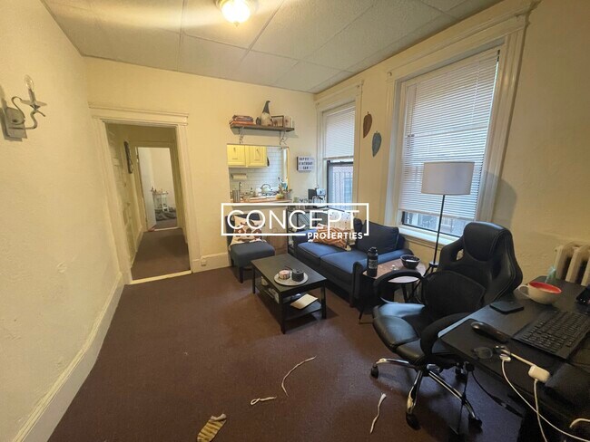 Building Photo - 24 Phillips St