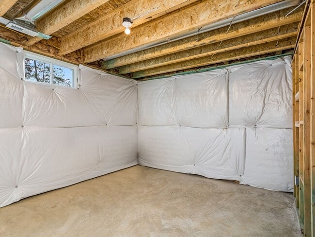 Building Photo - Luxurious Living Lewis Style: A Spacious 5-Bedroom Home with Modern Elegance