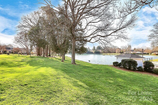 Foto del edificio - 7239 Quail Meadow Ln
