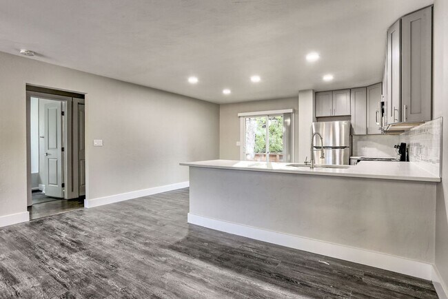 Foto del edificio - 2823 Stanford Rd