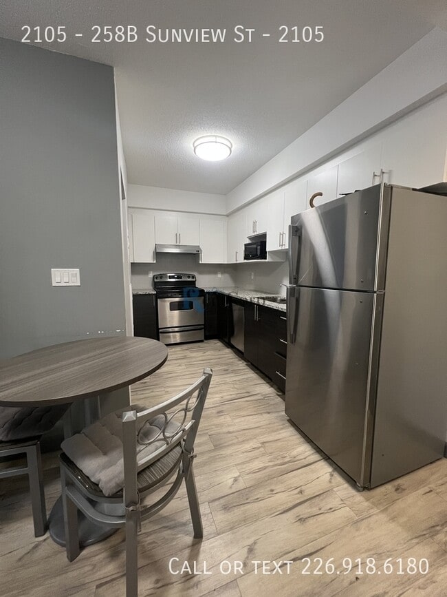 Building Photo - 258B-258B Sunview St