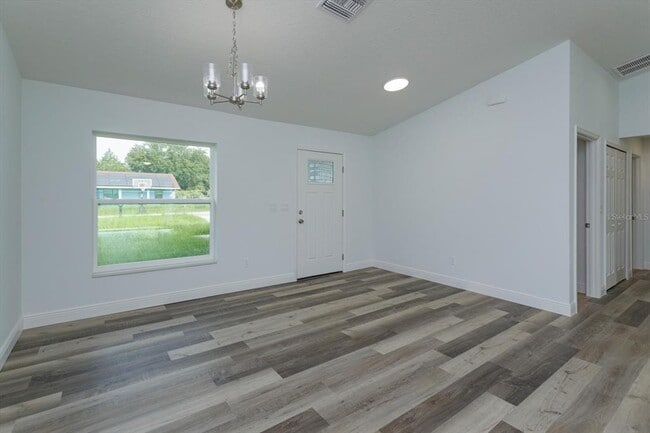 Building Photo - 31 Pine Run Terrace