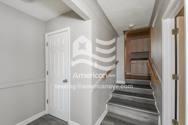 Building Photo - 765 Regina Ave