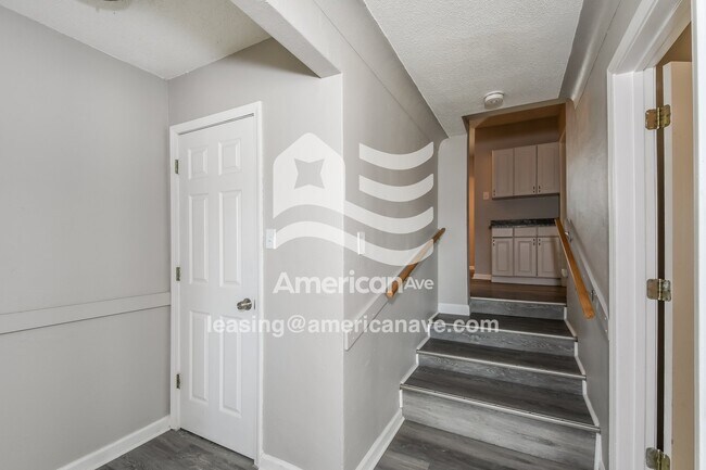 Foto del edificio - 765 Regina Ave