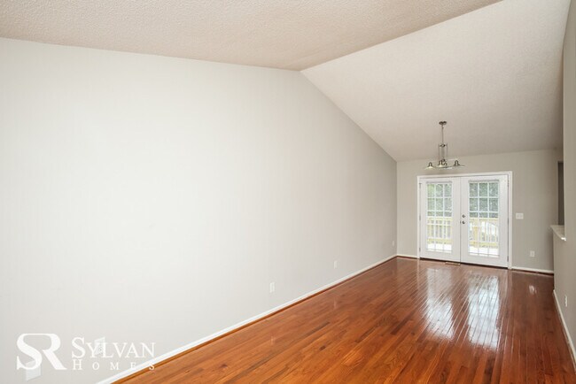 Building Photo - Beautiful move in ready 4-bedroom, 3-bath ...