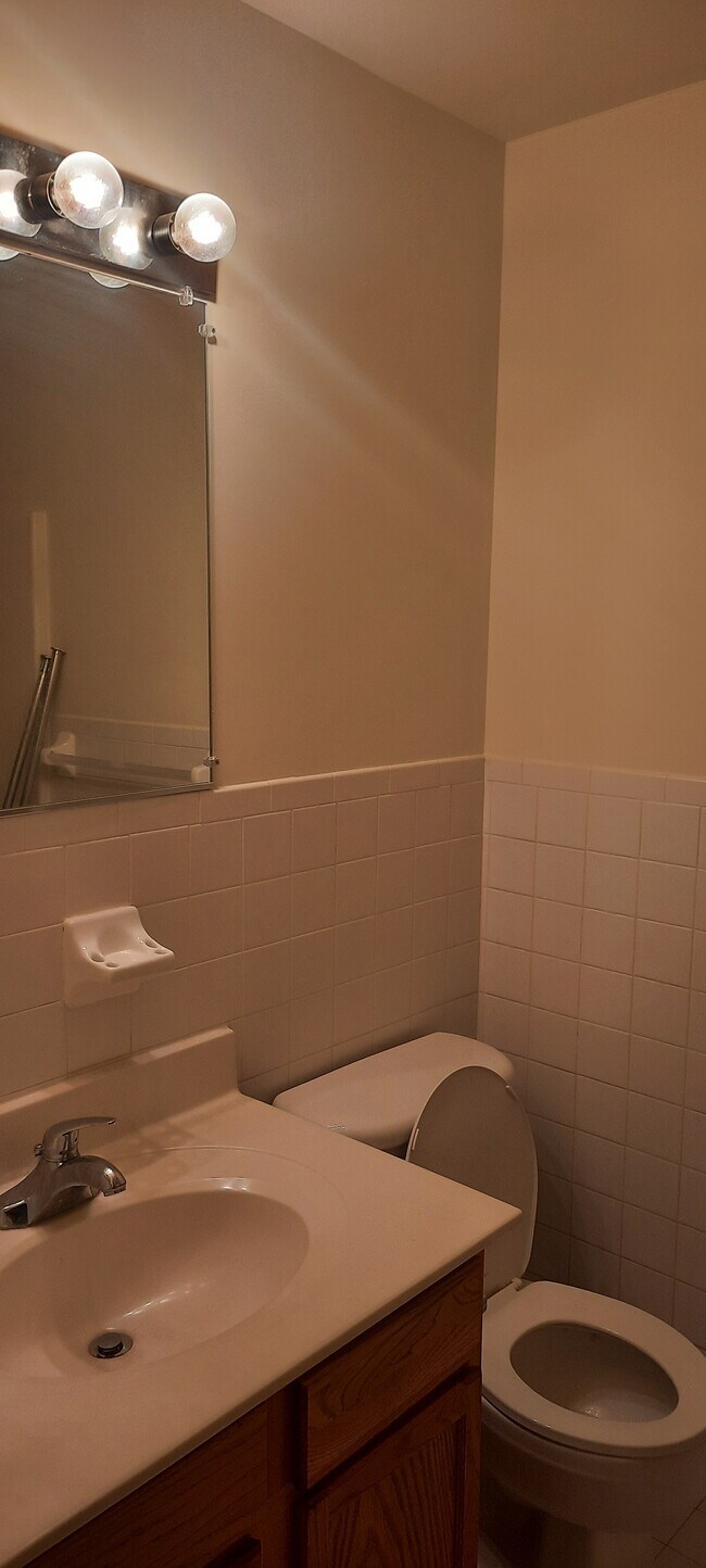 Foto del edificio - 64 Isabella Ave