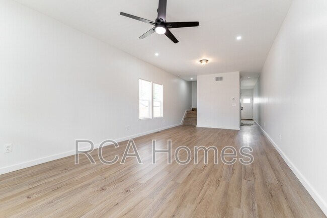 Photo - 851 N Rural St House