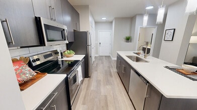 Building Photo - Autumn Breeze Apartments