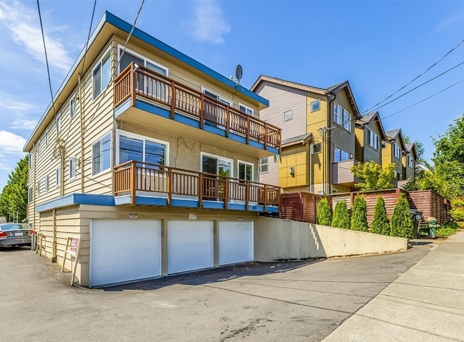 Building Photo - 931 N 85th St