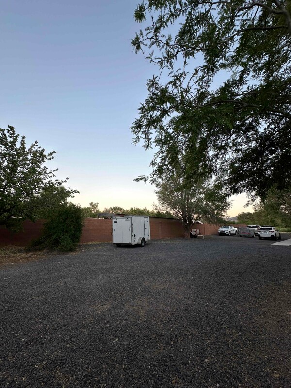 Building Photo - 1231 W 400 S