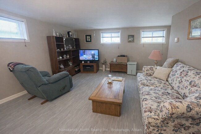 Building Photo - 1-10 Green Bay Road French River Village of Noelville Ontario P0M 2N0