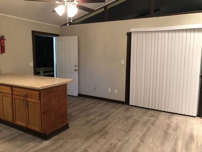 Unit A - 1356 Linda Ann Dr