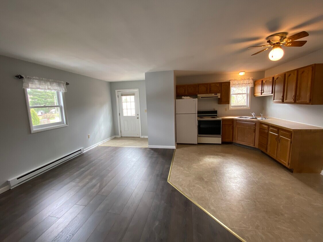 Foto principal - 52 Carr Ave