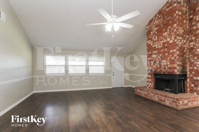 Foto del edificio - 3818 Rosemont Dr
