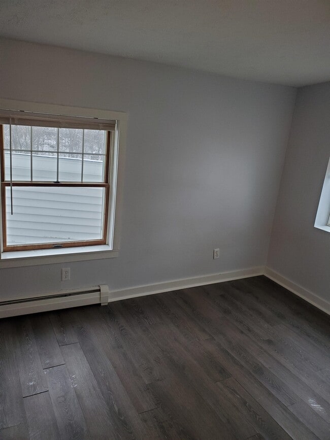 Building Photo - 30 Elm St