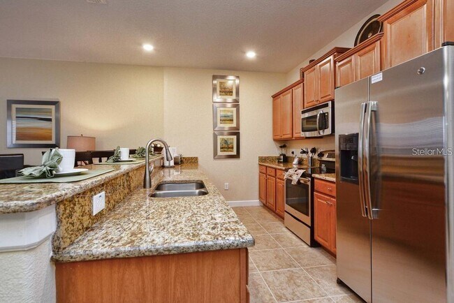 Building Photo - 2923 Banana Palm Dr