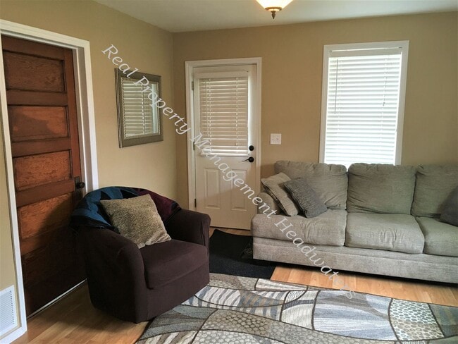 Building Photo - 3 bedroom East Helena Home for Rent