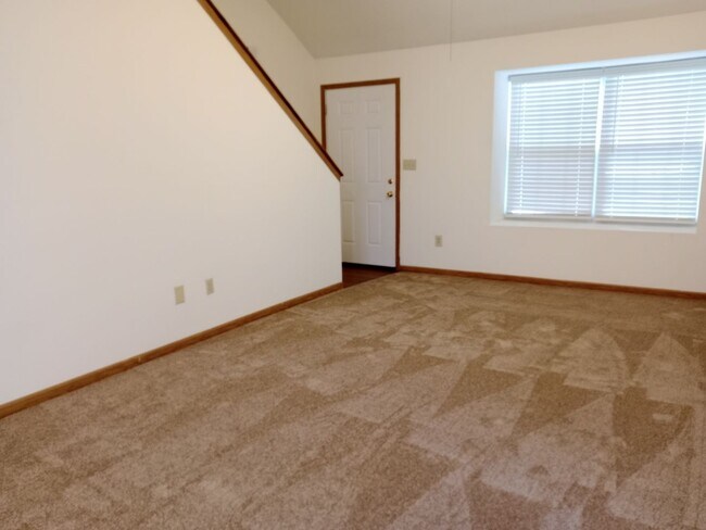 Building Photo - 3546-3548 Prescott Dr.