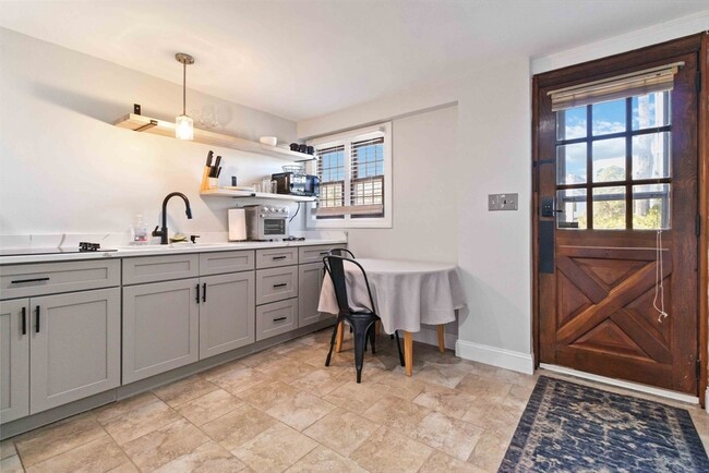 Foto del edificio - 21A Stowe Rd