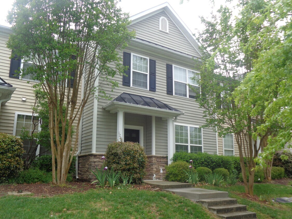 Foto principal - 1206 Maroon Dr