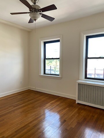 Foto del edificio - 132 N Chatsworth Ave