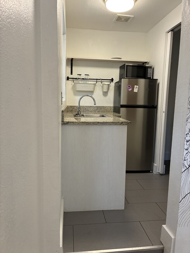 Building Photo - 6635 SW 51st Ter