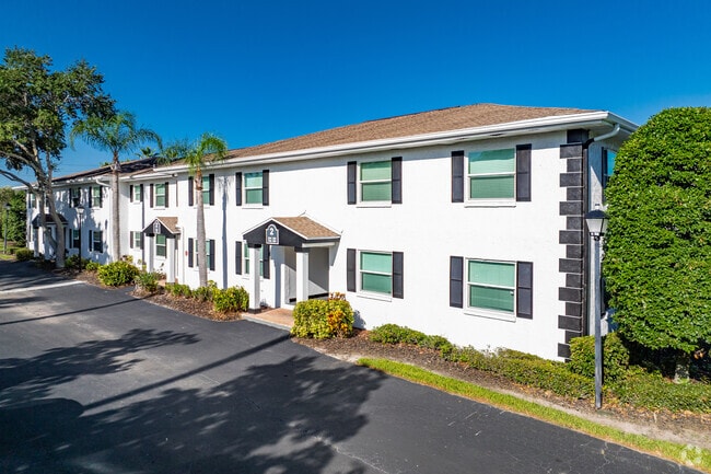 13125 Wilcox Rd Largo, FL - The Fountains of Largo