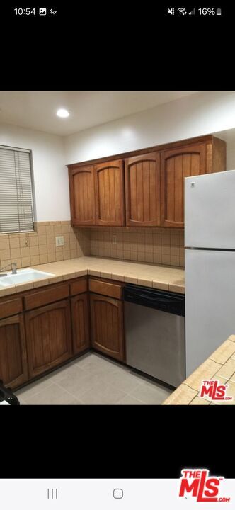 Foto del edificio - 1027 Bay St