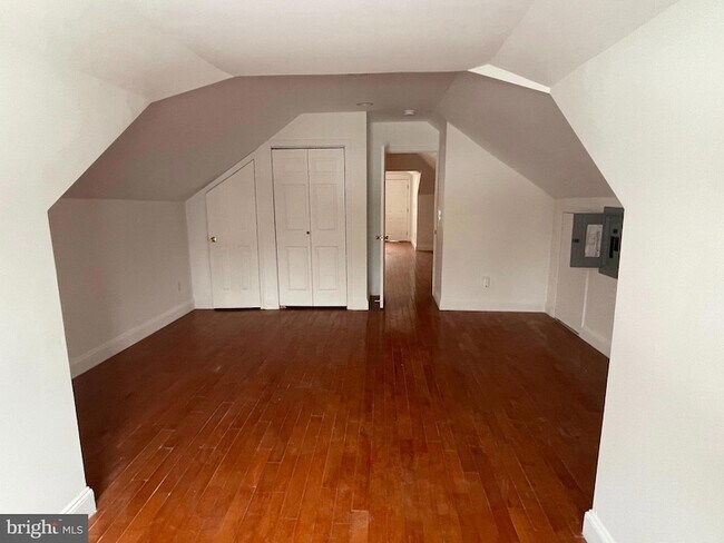 Foto del edificio - 106 W Camden Ave