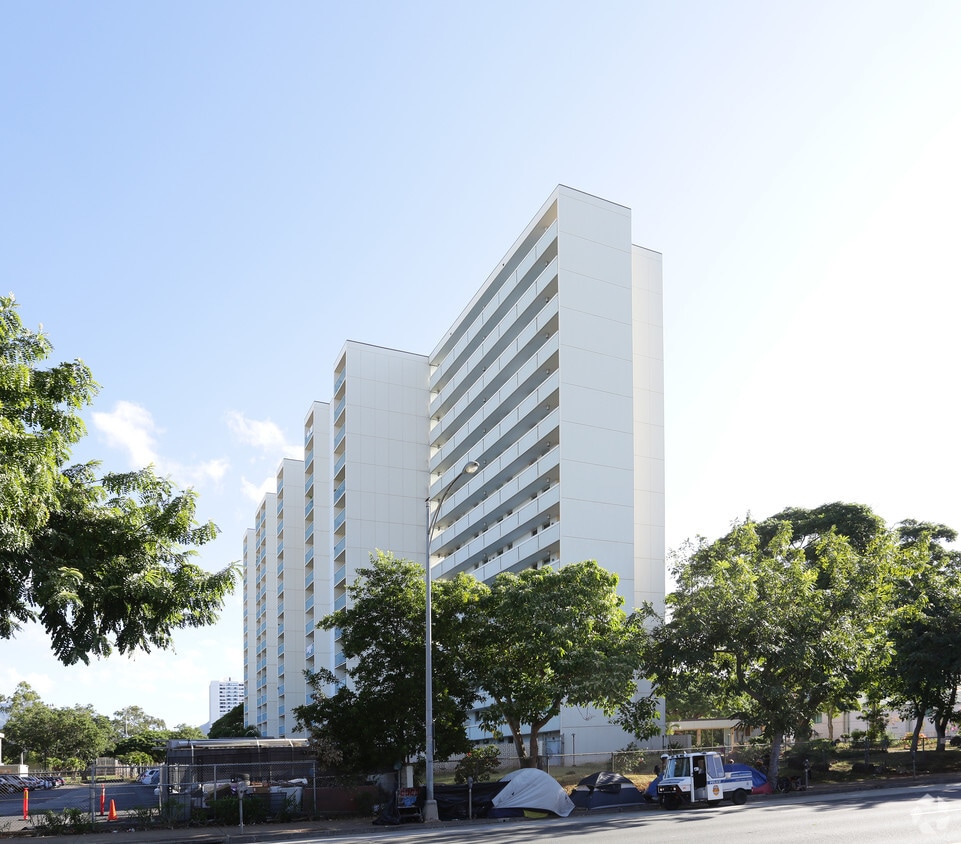 Building Photo - Kalanihuia