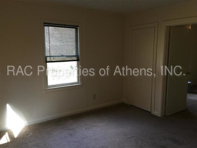 Building Photo - 209 N 5th Ave