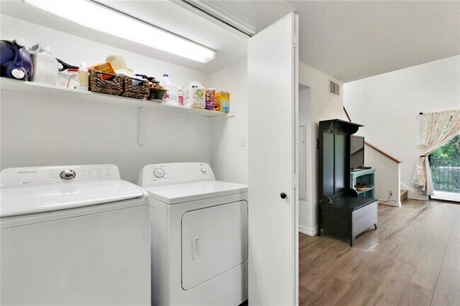 Building Photo - 1135 Barton Hills Dr