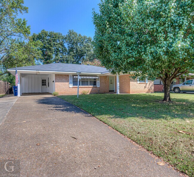 Building Photo - 514 Mockingbird Ln