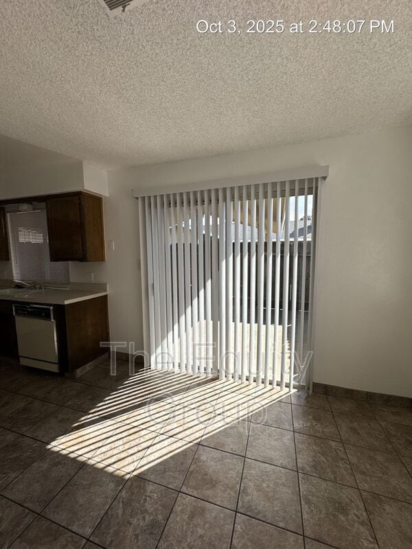 Building Photo - 2724 S Sallee Ct