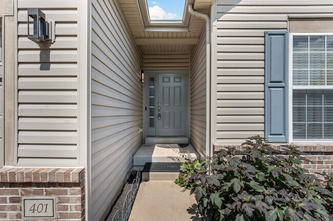 Building Photo - Beautiful 3-Bed, 3-Bath Home in Excellent ...