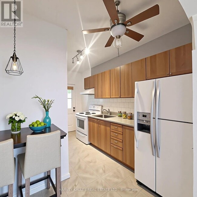 Building Photo - 206 Augusta Ave