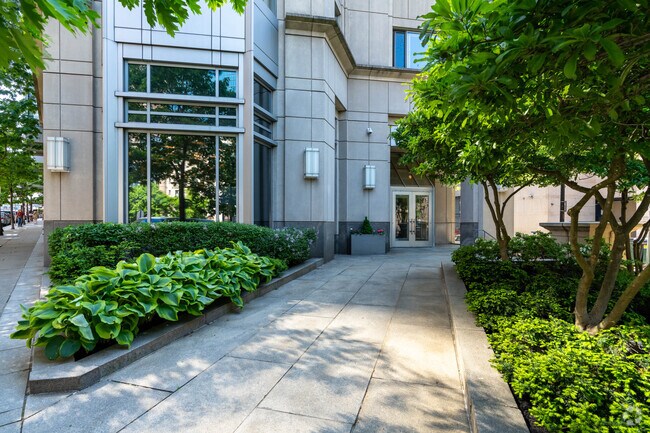 1 Huntington Ave se encuentra en Boston. - Trinity Place