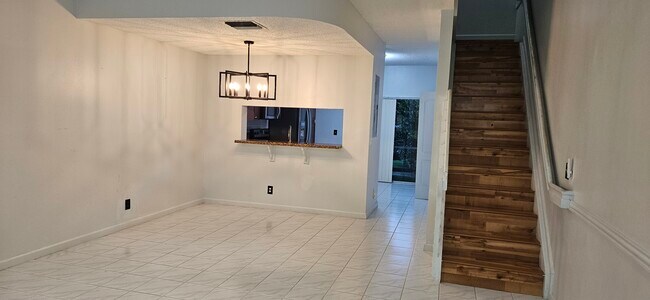 Foto del edificio - 9934 NW 56th Pl